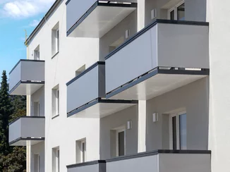 Balkón s práškovanou povrchovou úpravou