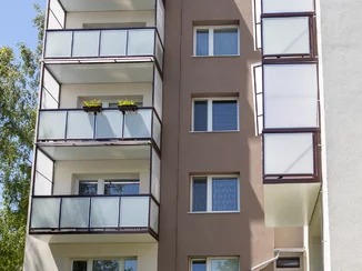 Balkón s práškovanou povrchovou úpravou
