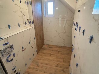 Kompletná prerábka kúpeľne vrátane obkladov a sanity