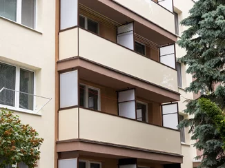Kompletný balkónový systém – montáž a dokončenie