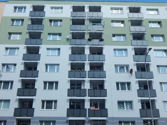 Loggia s kvalitnou kovovou konštrukciou – bytové domy Loggia s kvalitnou kovovou konštrukciou – bytové domy