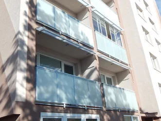 Loggia s kvalitnou kovovou konštrukciou – bytové domy Loggia s kvalitnou kovovou konštrukciou – bytové domy
