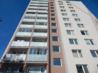 Loggia s kvalitnou kovovou konštrukciou – bytové domy Loggia s kvalitnou kovovou konštrukciou – bytové domy