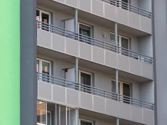 Moderné balkónové zábradlie s kovovou konštrukciou – realizácia MBD Steel Moderné balkónové zábradlie s kovovou konštrukciou – realizácia MBD Steel