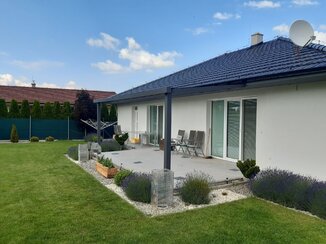 Oceľová pergola – realizácia Bedzany