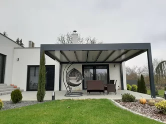 Pergola na mieru vytvárajúca luxusný exteriér Pergola na mieru vytvárajúca luxusný exteriér