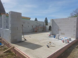 Stavba rodinného domu na kľúč – realizácia od základov po hrubú stavbu