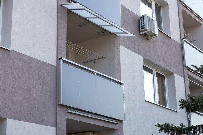 Sušiaky na prádlo na balkóny